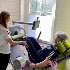 Groß (freepik__photo-a-25yearold-caucasian-woman-with-brown-hair-__50924) Groß (freepik__photo-a-25yearold-caucasian-woman-with-brown-hair-__50924)